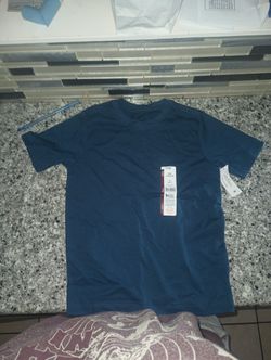 Boys T-shirt Size 6 7 Color Blue Dark Blue