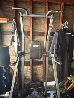 Pull up/ bar dip station