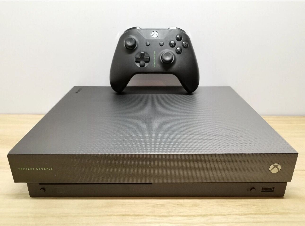 Xbox One X (Project Scorpio Edition)