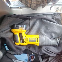 Dewalt 18V Sawsall W Battery