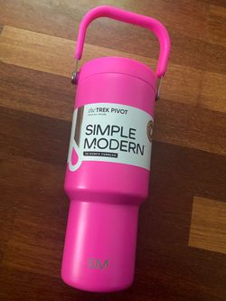 New  SIMPLE MODERN the Trek Pivot 30 oz tumbler Hot pink
