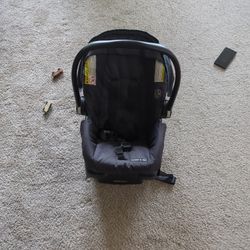 Gracco Snugride 30 Infant Rear Facing Car Seat 