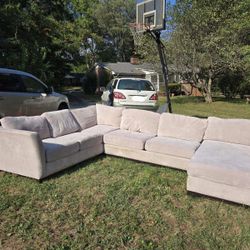 3 Piece Sectional Couch. 