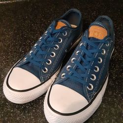 Converse womens 7 Great Condition 