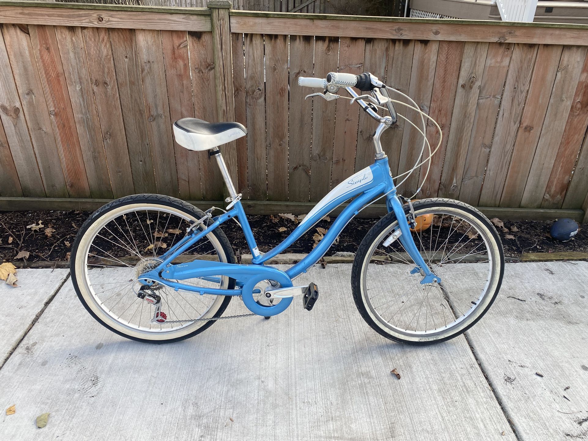 Giant Simple 7 Beach Cruiser