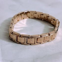 Vintage Textured Gold Tone  Bracelet 7” long