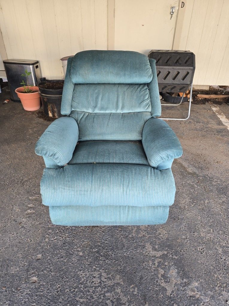 Free Recliner