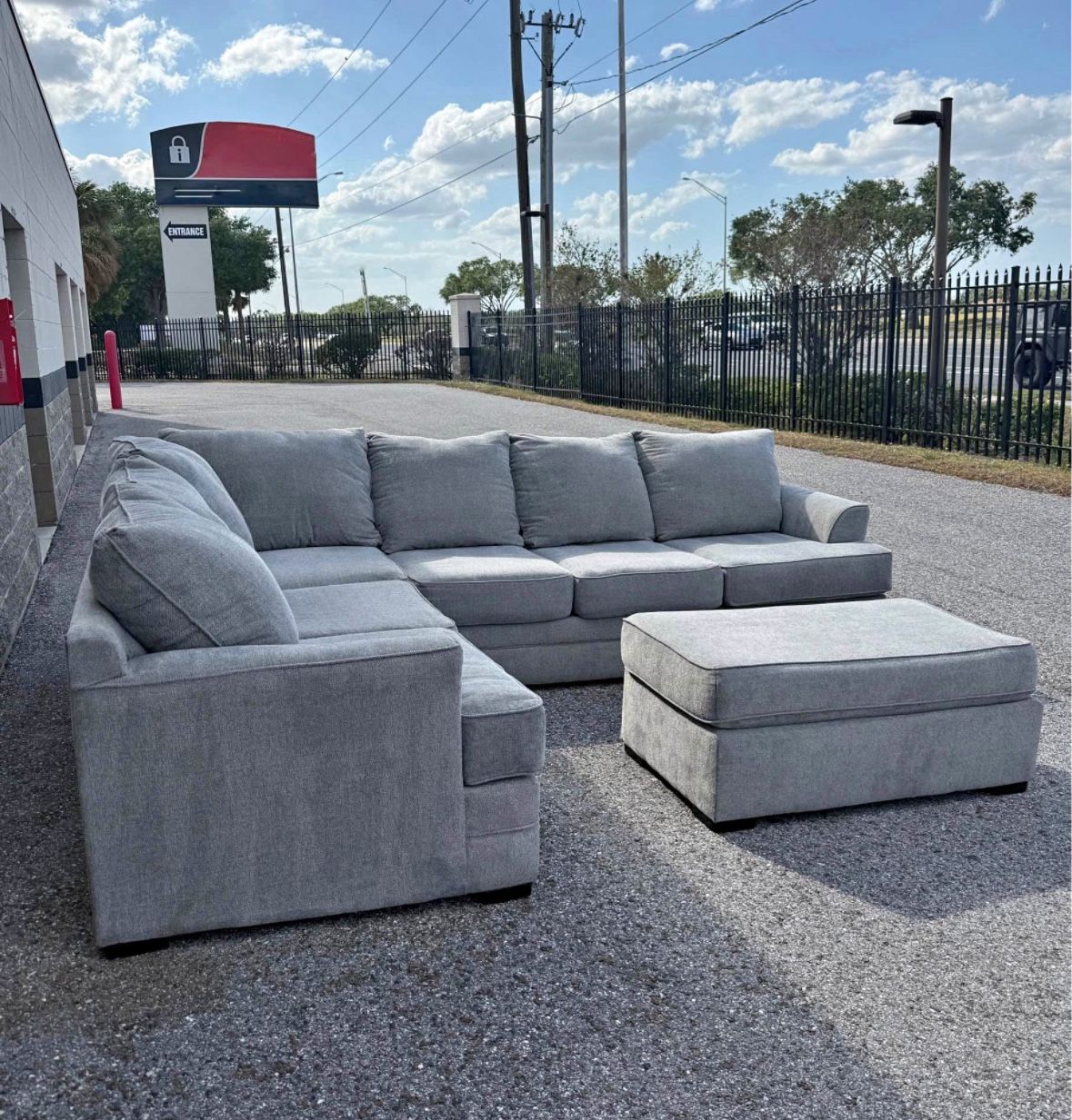 sectional couch with ottoma