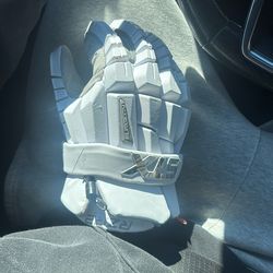 Basically New STX Lacrosse Gloves