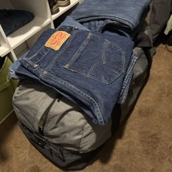Men’s Levi’s Pants 
