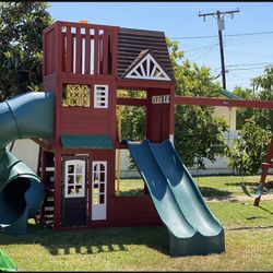 Playground , Delivery And Installation 
