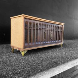 Lovely Mid Century Modern Stereo Console