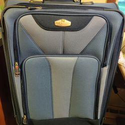 Brand New Ricardo Beverly Hills Suitcase 