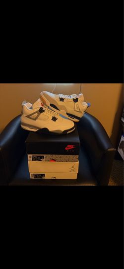 Both Size 14 2025 White cement 4’s & SB Navy Blue 4’s.