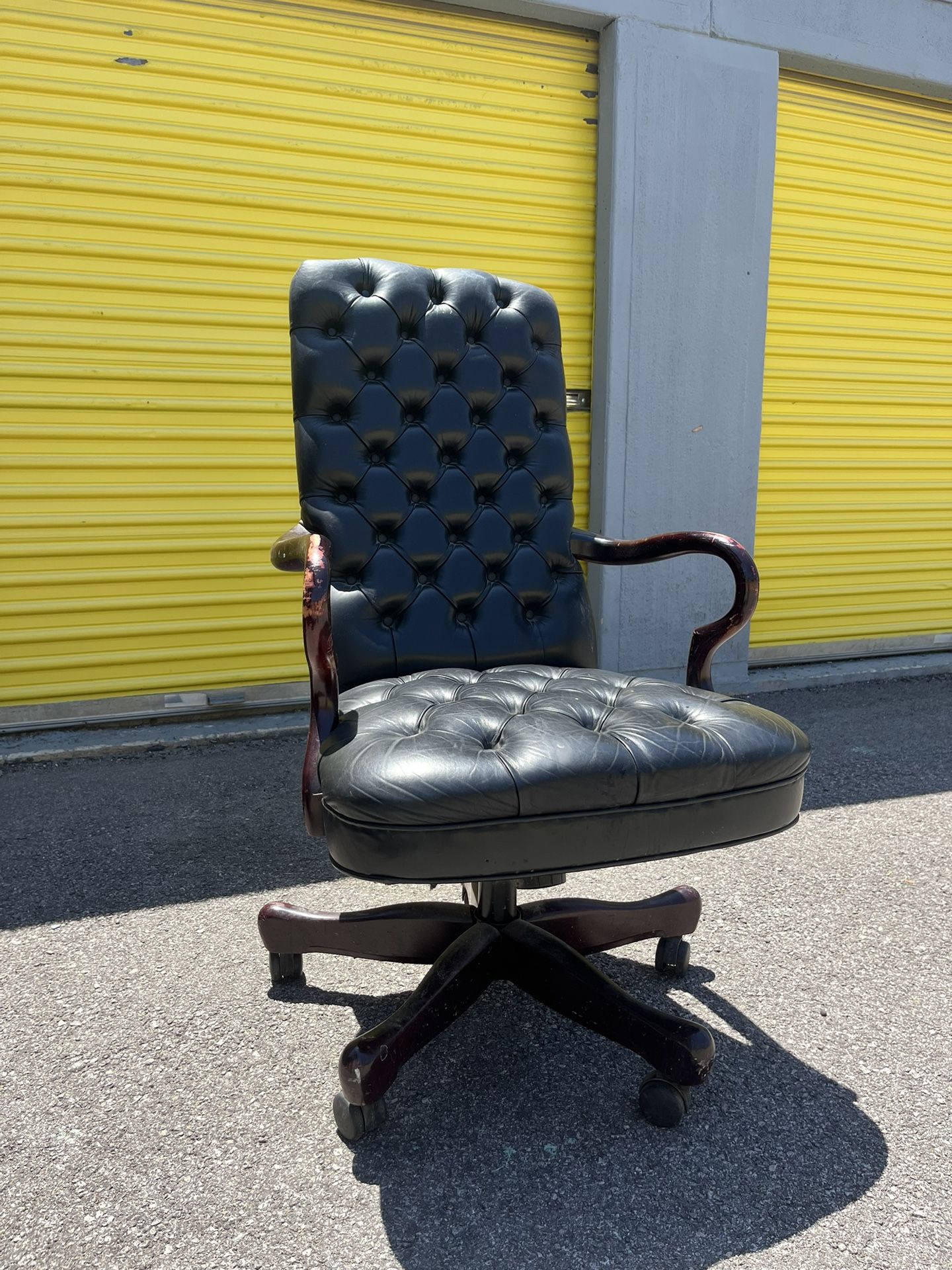 Free Delivery. Bernhardt Leather Executive Office Chair