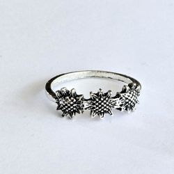 FLORAL EMBOSSED  TITANIUM FOREVER WEAR SILVER NEW SIZE 5 RING