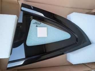 2021-2026 Tesla X Right Passenger Quarter Glass