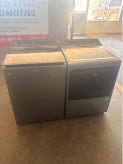 Whirlpool Washer & Dryer Set (GAS)