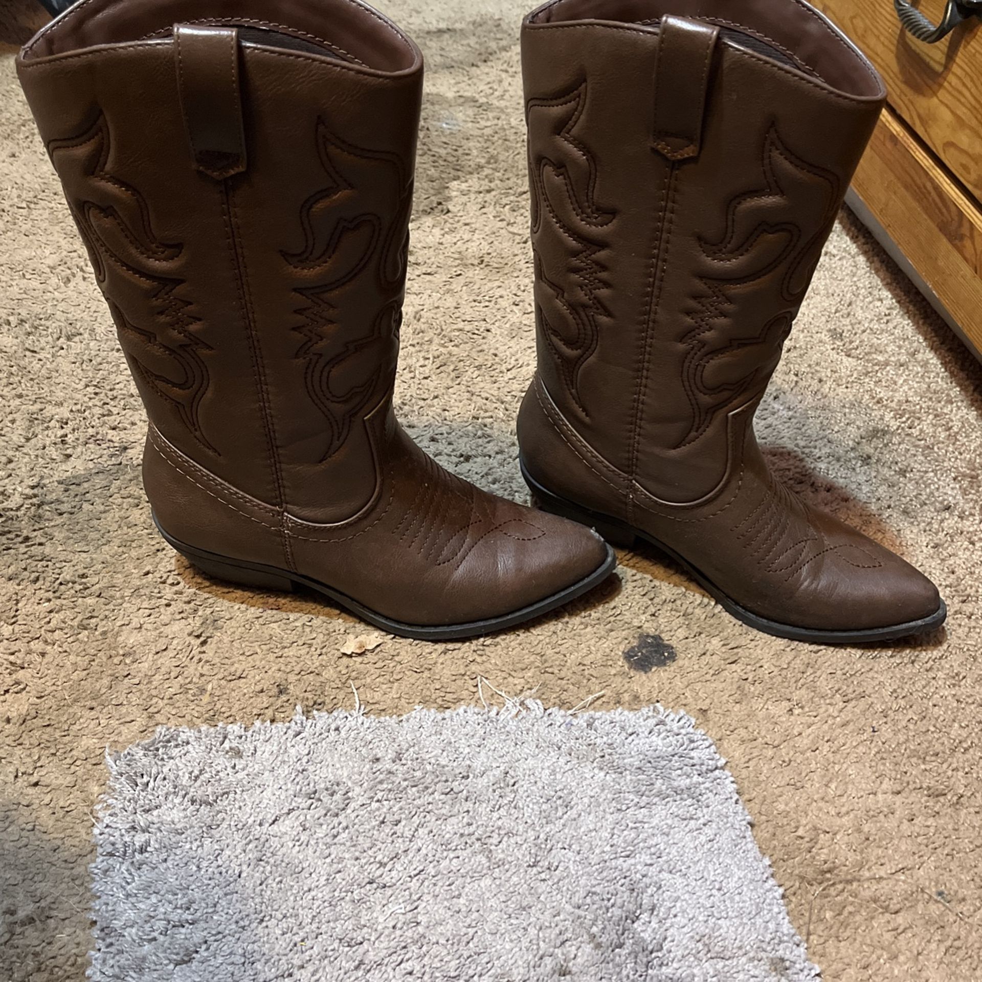 Size 7 Soda Cowgirl Boots
