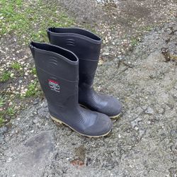 Waterproof Boots Size 6 Men , Size 8 Women