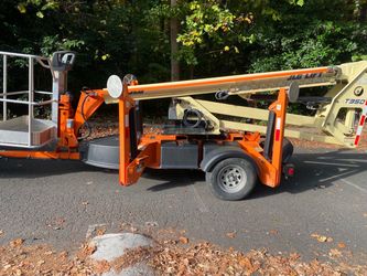 35 foot boom lift