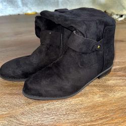 Women’s Brand New Black Booties
