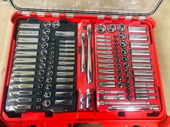 Milwaukee 3/8 in. and 1/4 in. Drive SAE/Metric Ratchet and Socket Mechanics Tool Set with PACKOUT Case (106-Piece)