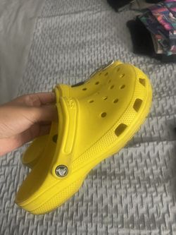 crocs