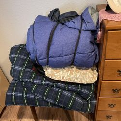 Sleeping Bag And Air Mattress (queen) 