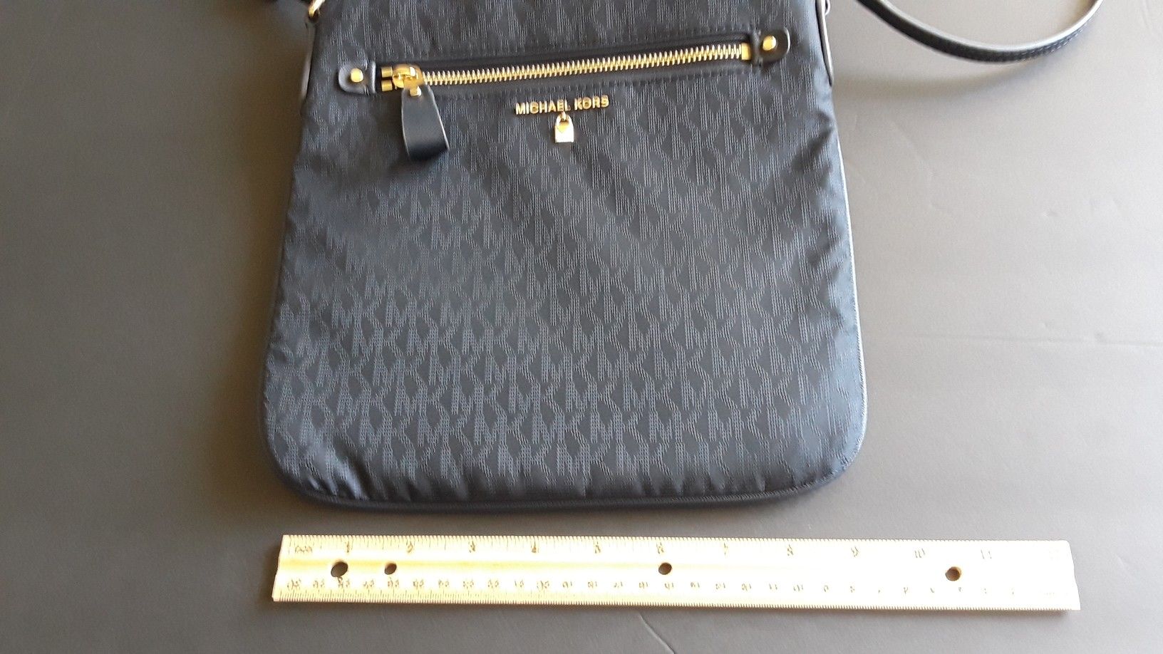 Michael Kors Kelsey messenger bag