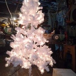 White Pre-lit 6ft Xmas Tree 