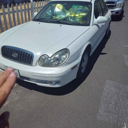 2005 Hyundai looking to trade for a van or $1800