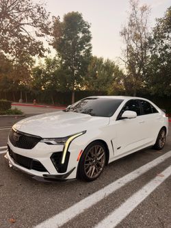 Cadillac CT4 V Black wing