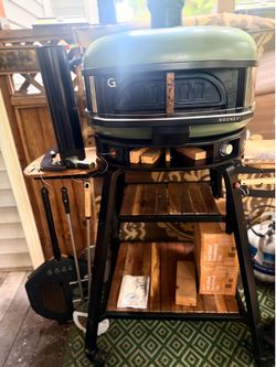 Used 2 times GOZNEY dome gas&wood green and lots of extra stuff