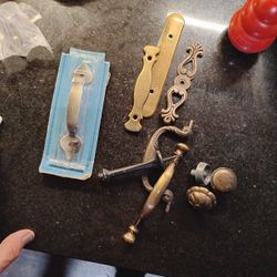 Asst Antique Pulls & Handles 