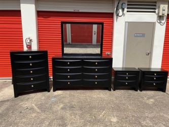 5 pcs black dresser set in excellent condition  delivery  also available