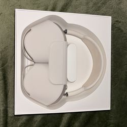 Airpods Max - LIGHTLY USED