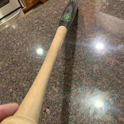 Nice Louisville Slugger Youth Maple 30inch 