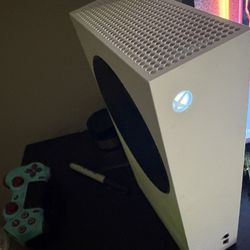 xbox series s ( had for about 2 weeks) 