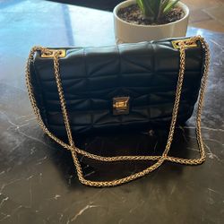 Black Crossbody/Shoulder Bag 