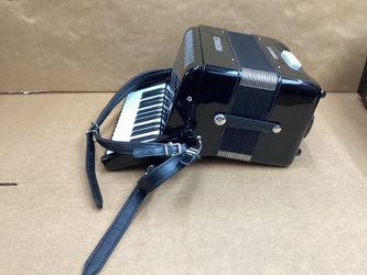 Horner student II 18Bass Piano Accordion Black