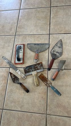 Set of construction tools