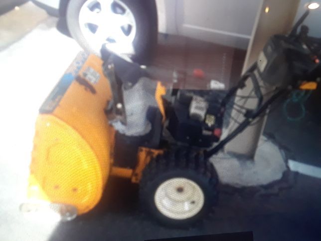 CUB CADET TIMESAVER 528 SWE SNOWBLOWER