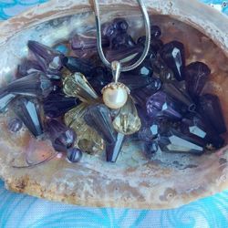 10K Gold Pearl Pendant