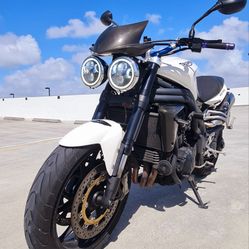 Triumph 1050 Speedtriple