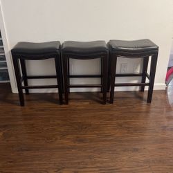 FREE ‼️ Bar Stools 