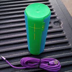 Ue BOOM 2 Bluetooth Speaker Like New 