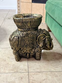 Elephant decor vase