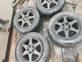 245/60R16 2006 Hyundai sonata rims and tires