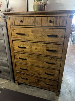 Chest/ Dresser